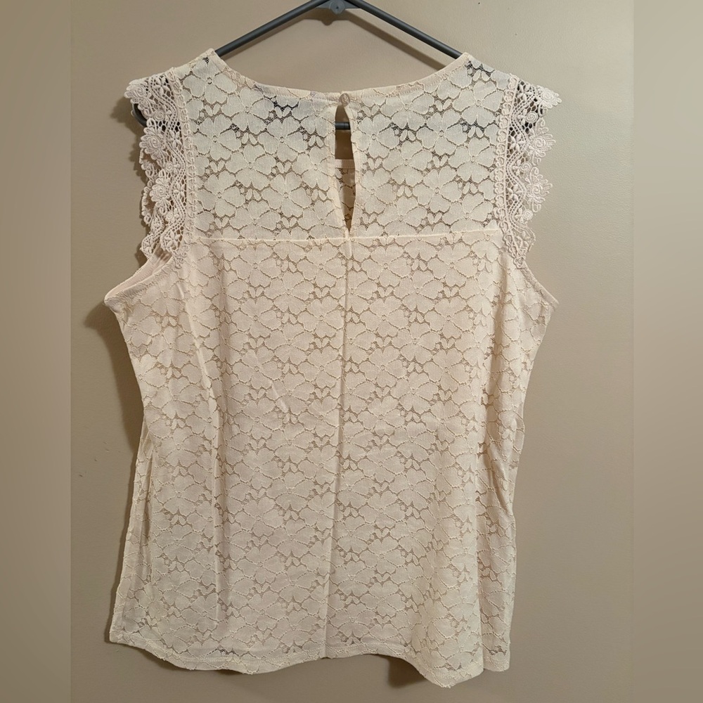 SO Cream Lace Sleeveless Top - Picture 2 of 5